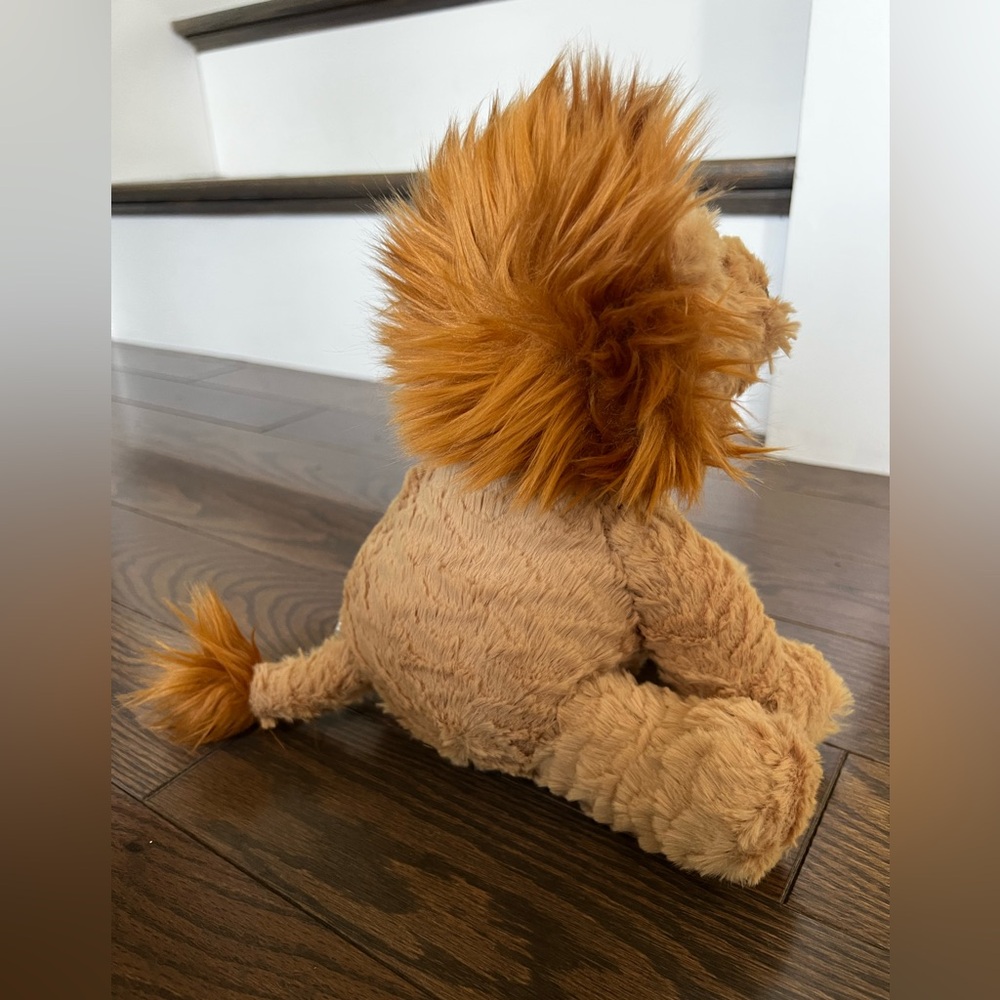 JELLYCAT- Medium Plush Fuddlewuddle Lion Stuffed Animal Toy - Picture 4 of 9